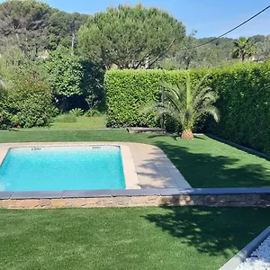 Appartement Meuble 2p 40 M2 Dans Avec Piscine A Vallauris, 4 Km De La, Vallauris